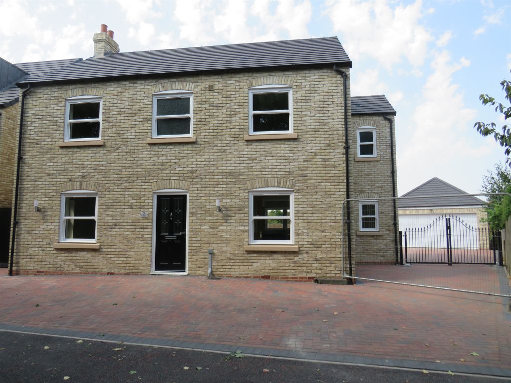 4 bed detached house for sale in Heritage Way, March PE15 Zoopla
