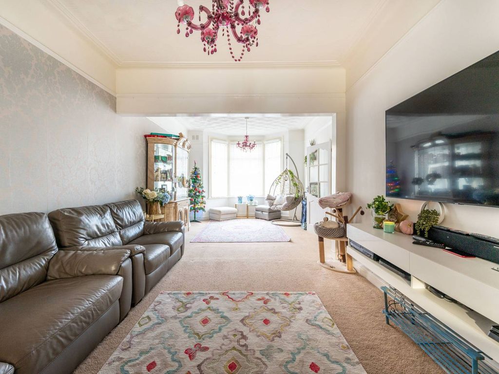 Essex Road, Leyton, London E10