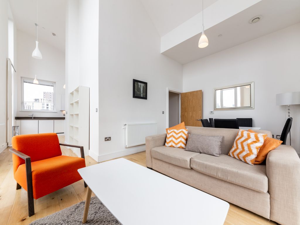 3 bed flat to rent in Centurion Tower, 5 Caxton Street North, Canning