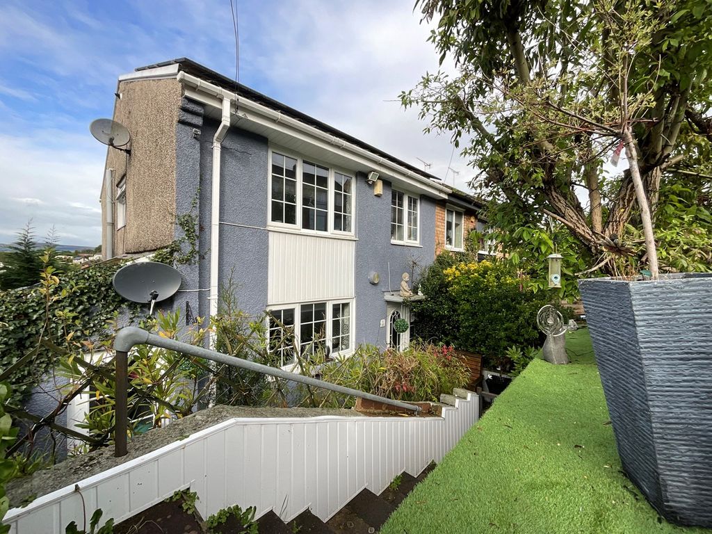 3 bed semidetached house for sale in Castle Park Close, Newport NP20