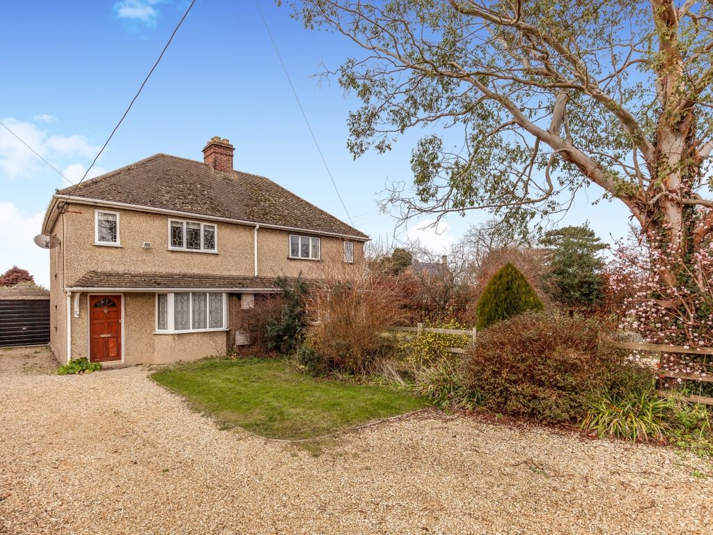 2 bed semidetached house to rent in Eynsham Road, Cassington, Witney