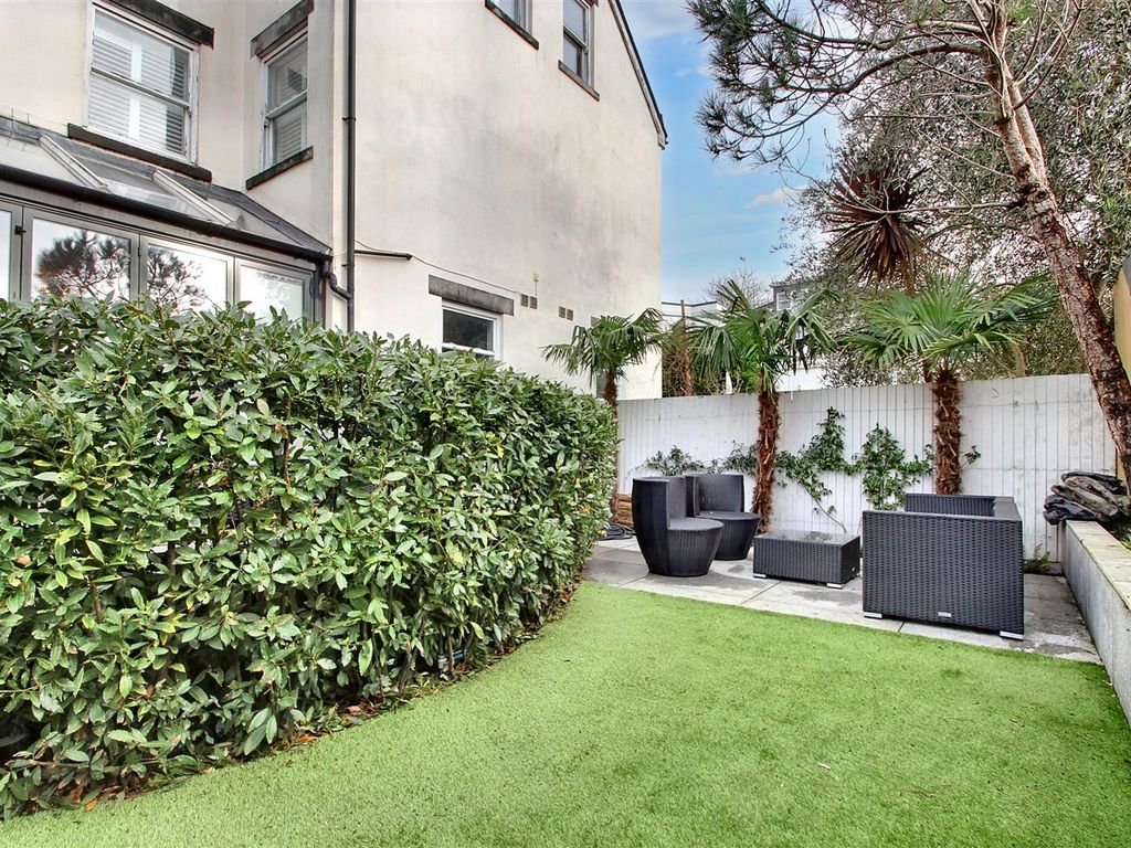 4 bed property for sale in Denmark Mews, Hove BN3, £900,000 Zoopla