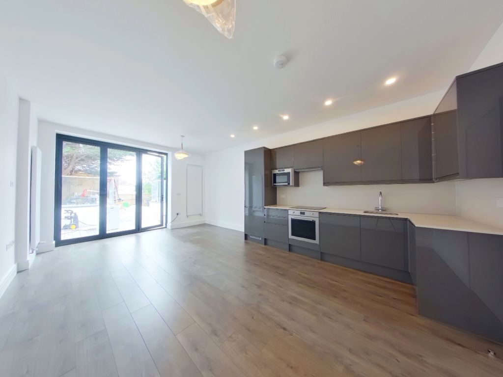 3 bed flat to rent in Dollis Hill Lane, London NW2 Zoopla