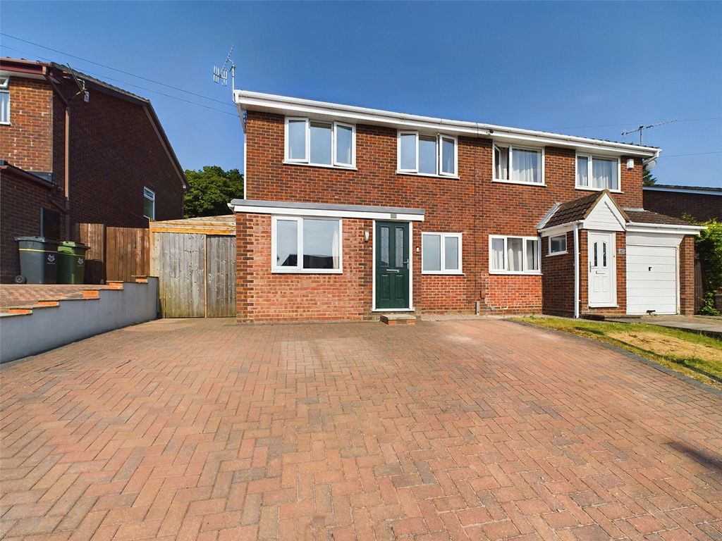 3 bed semidetached house for sale in Kenwood Avenue, Worcester