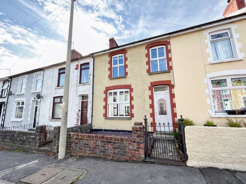 3 bed terraced house to rent in Bettws Road, Brynmenyn CF32, £850 pcm