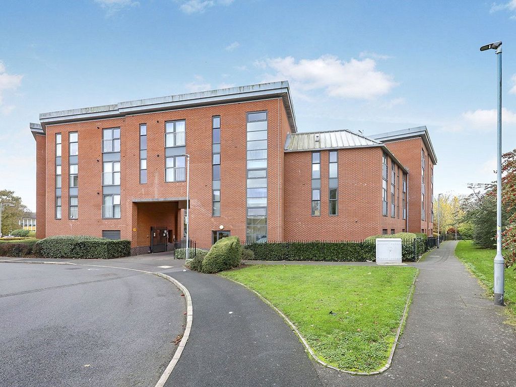 2 bed flat for sale in Rothesay Gardens, Wolverhampton, West Midlands