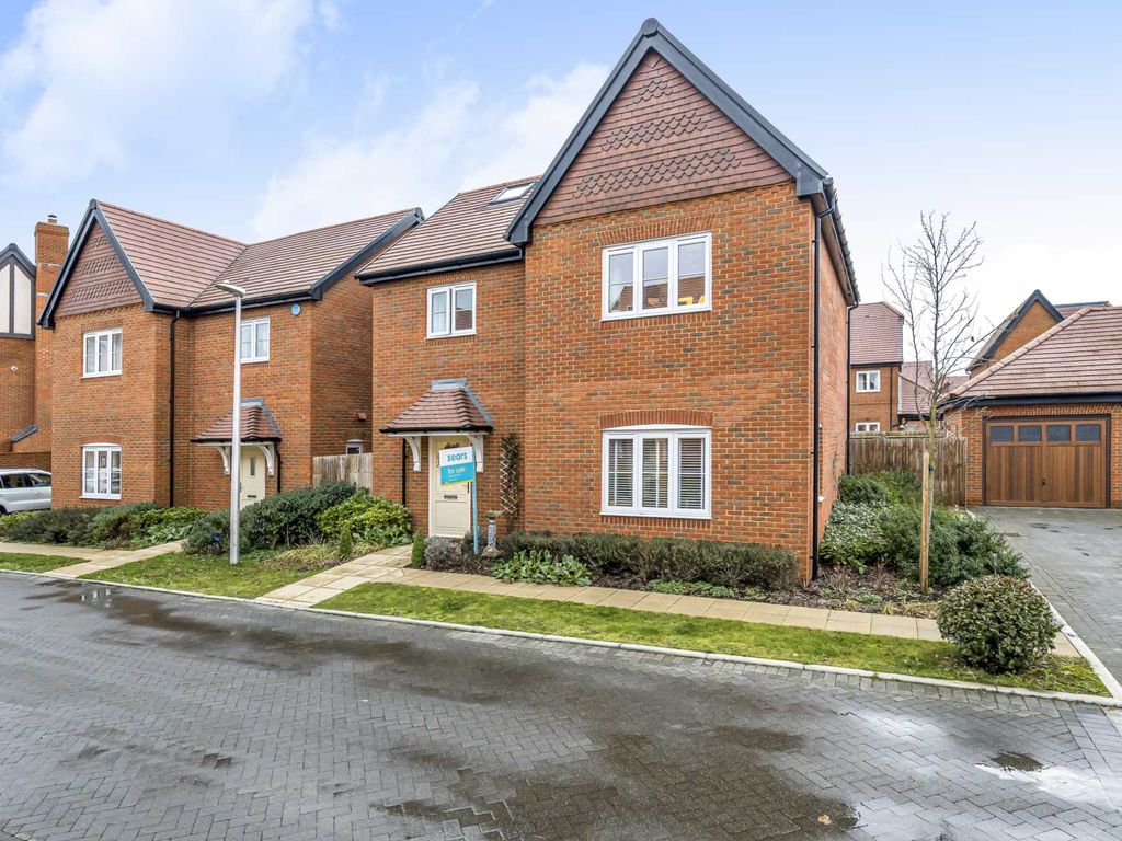 Francis Drive, Wokingham RG40  
