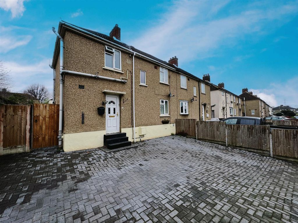 3 bed semidetached house for sale in St. Clements Avenue, Grays RM20