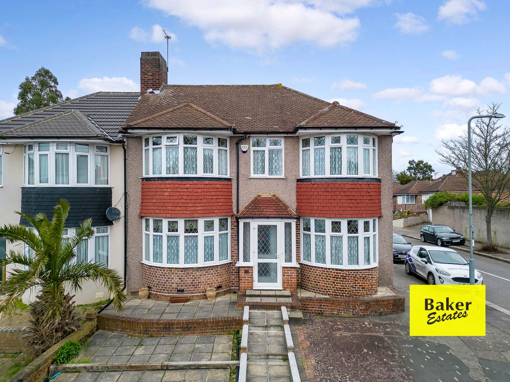 4 bed semidetached house for sale in Kirkland Avenue, Clayhall IG5, £