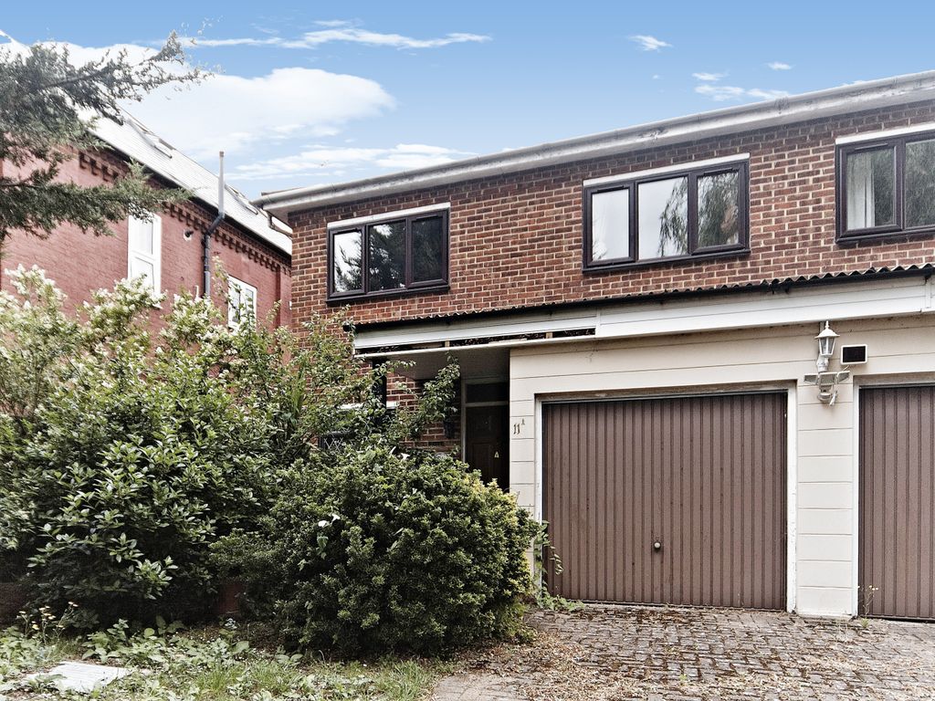 4 bed semidetached house for sale in Radcliffe Road, Croydon CR0, £