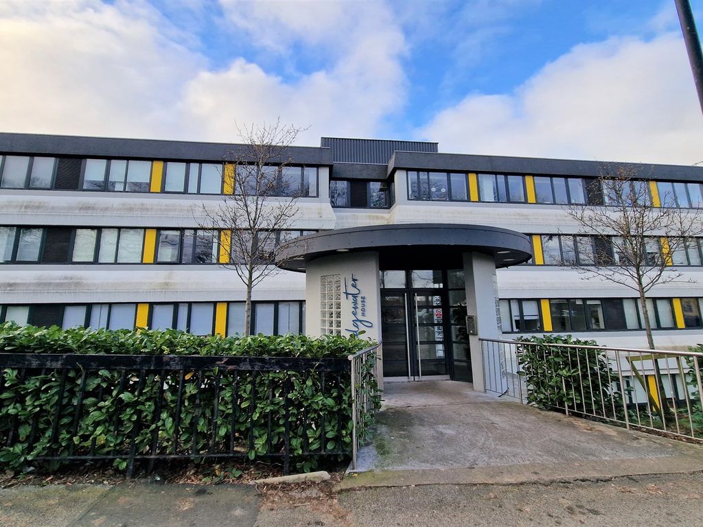 1 bed flat for sale in Park Road, Timperley, Altrincham WA14 Zoopla