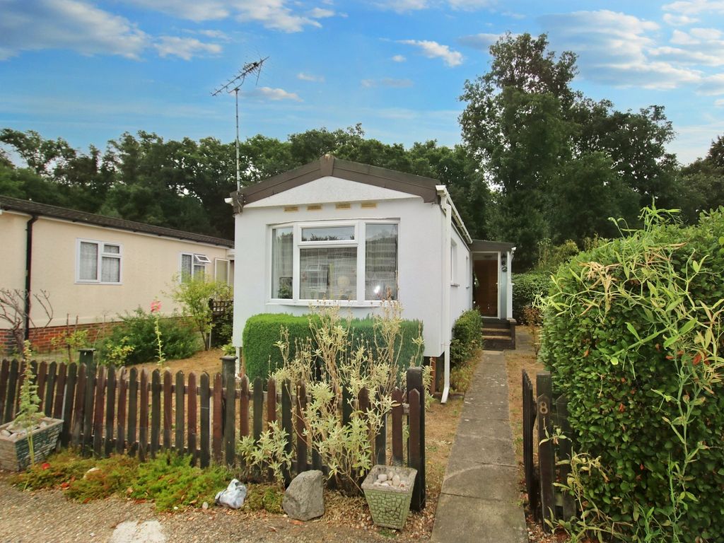 2 bed property for sale in Warren Lane, Pyrford GU22 Zoopla