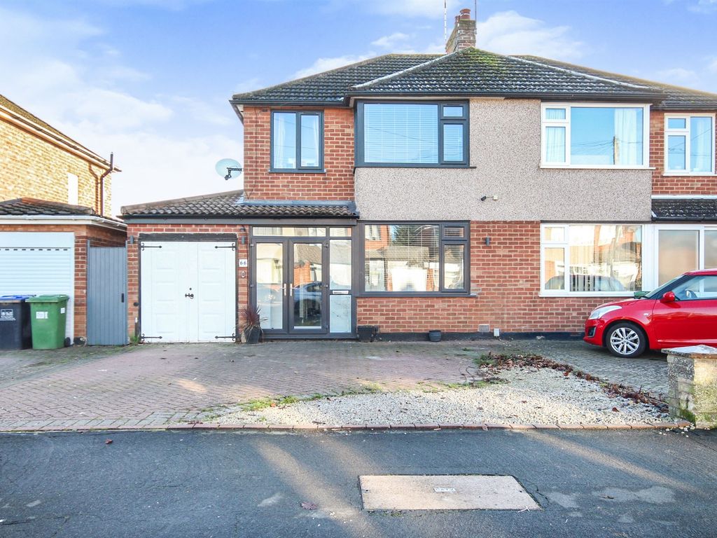 3 bed semidetached house for sale in Murcott Road East, Whitnash