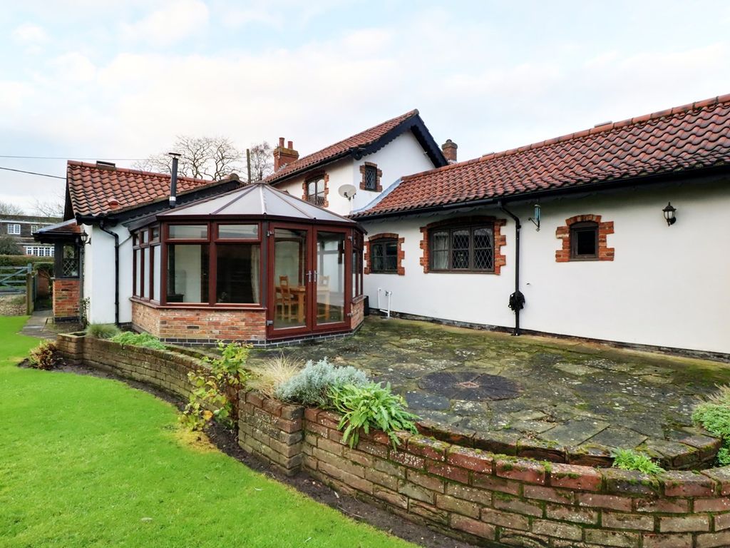 4 bed detached house for sale in Station Road, Grasby DN38, £445,000