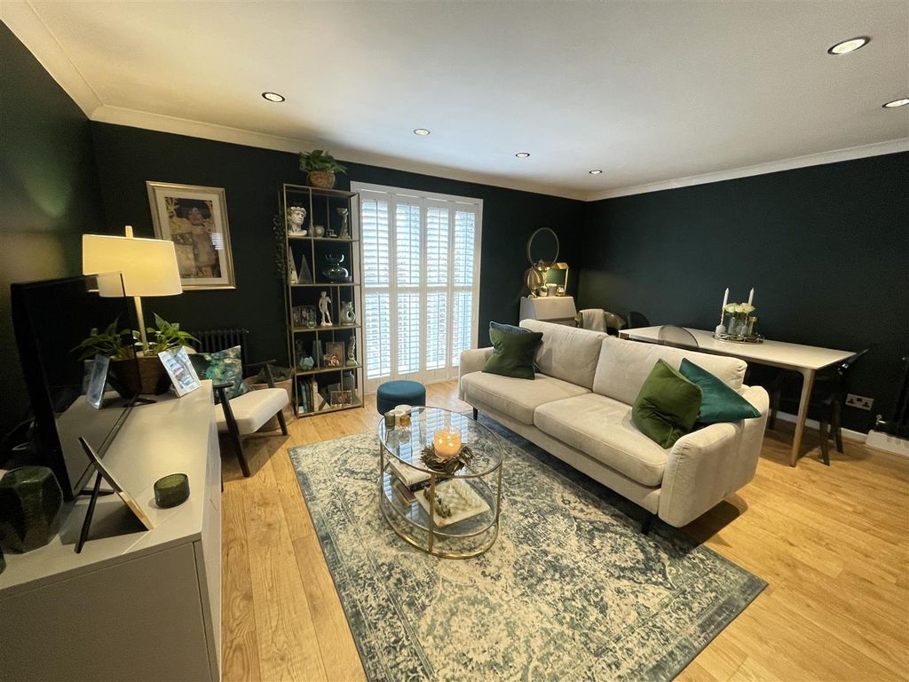 1 bed flat for sale in Porchfield Square, St Johns Gardens, Manchester