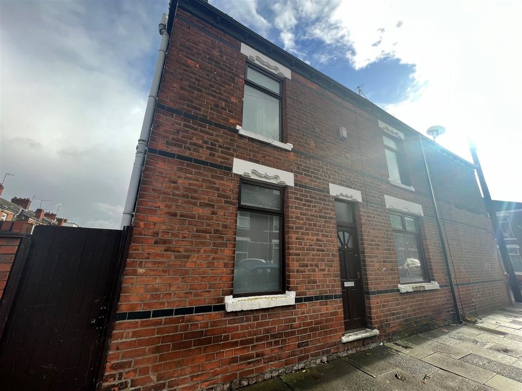 4 bed end terrace house for sale in Haworth Street, Hull HU6, £119,000