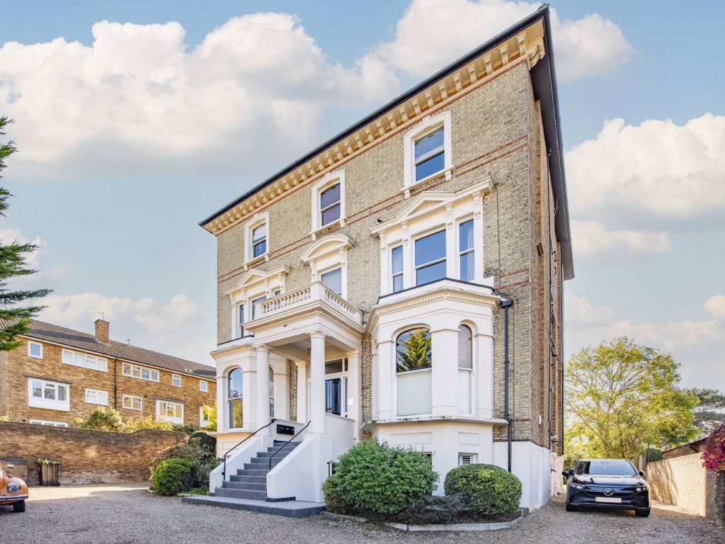 2 bed flat to rent in Avenue Elmers, Surbiton KT6 Zoopla