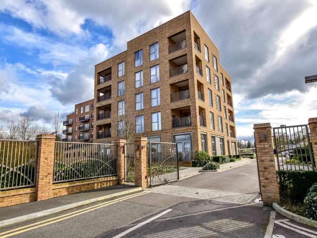 2 bed flat for sale in Frogmore Avenue, Watford WD17, £385,000 Zoopla