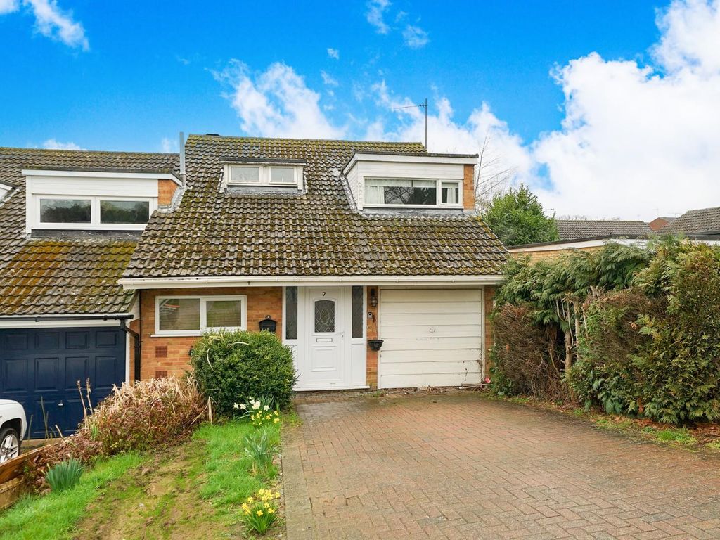 3 bed end terrace house for sale in Bideford Green, Leighton Buzzard