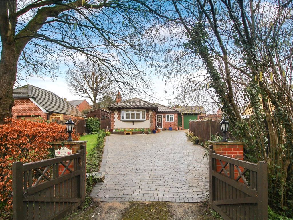 2 bed bungalow for sale in Stovolds Way, Aldershot GU11, £535,000 Zoopla