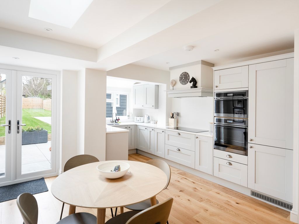 3 bed semidetached house for sale in Berkeley Road, West