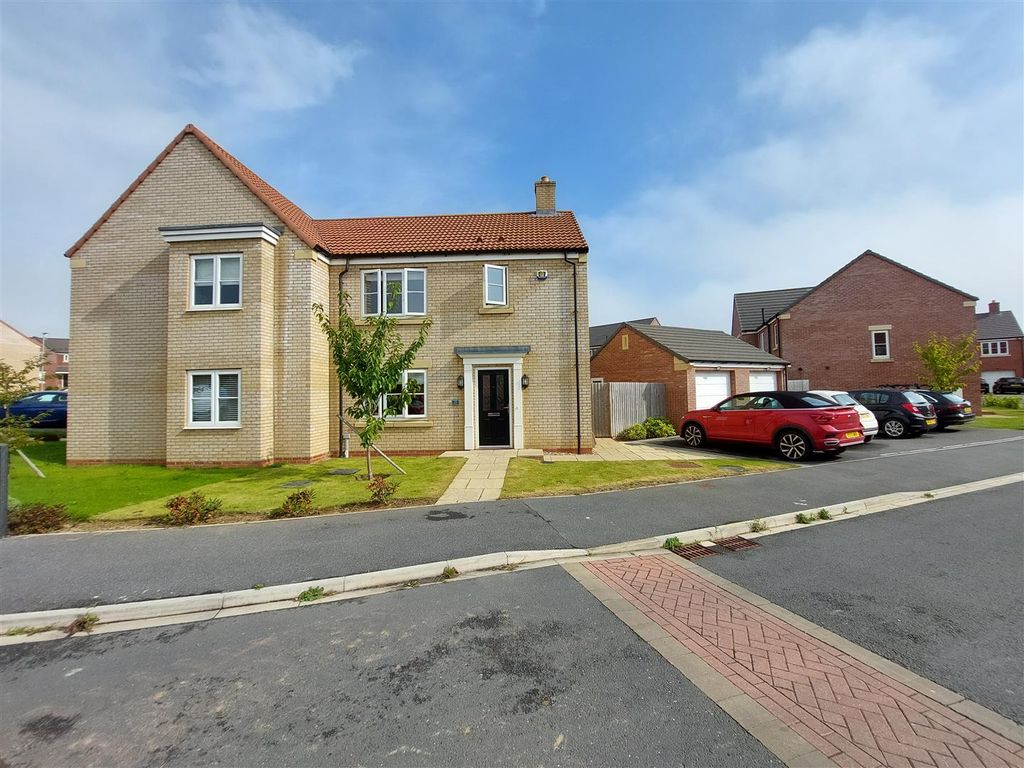 3 bed semidetached house for sale in Ouzel Grove, Eastfield