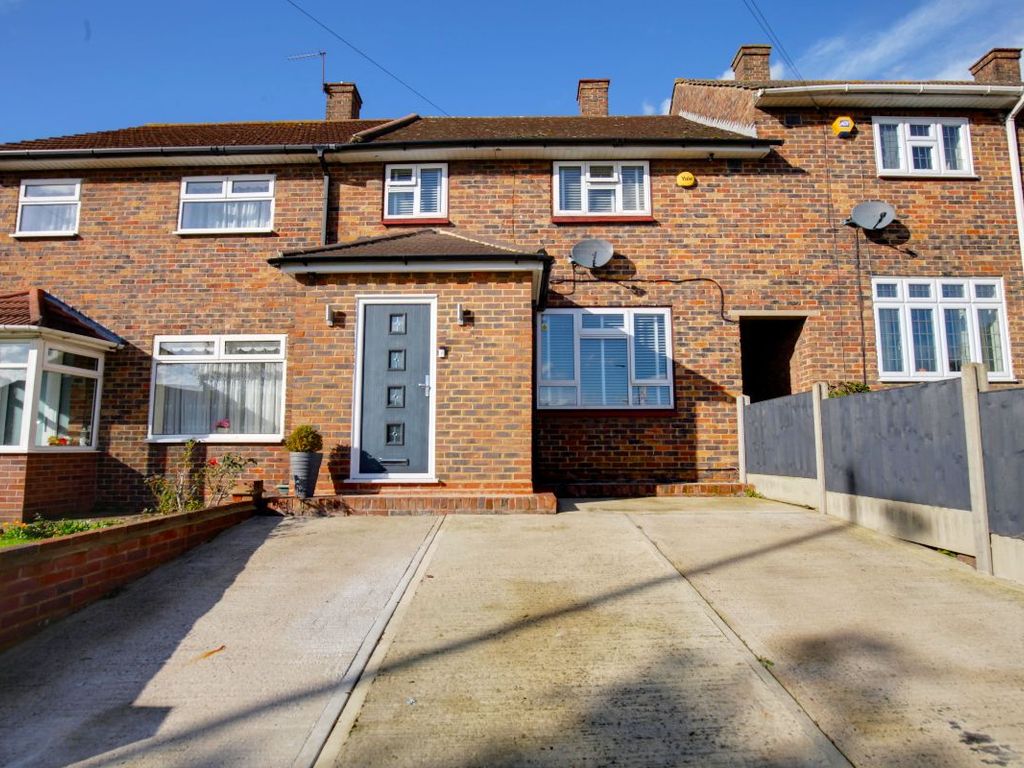 3 bed terraced house for sale in Petersfield Avenue, Romford RM3, £