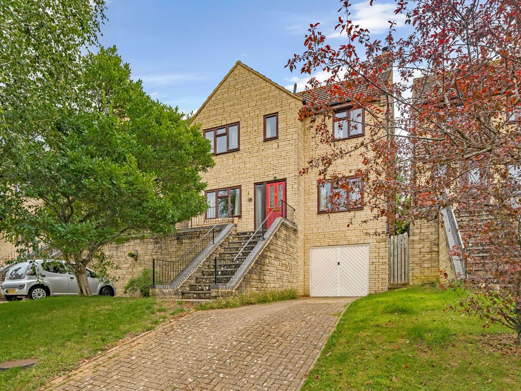 4 bed detached house for sale in Delmont Grove, Stroud, Gloucestershire