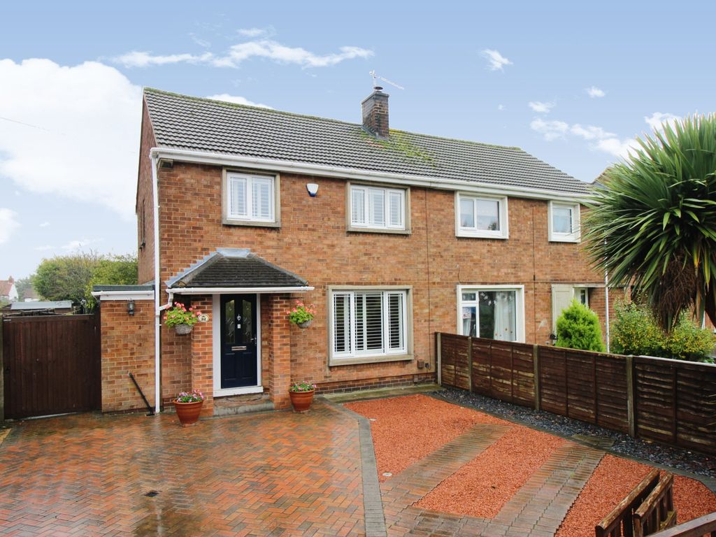 3 bed semidetached house for sale in Butt Lane, Laceby, Grimsby