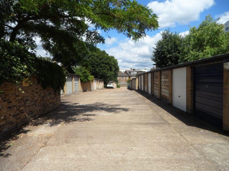 Garage 16 St James Terrace, London, UK SW12  