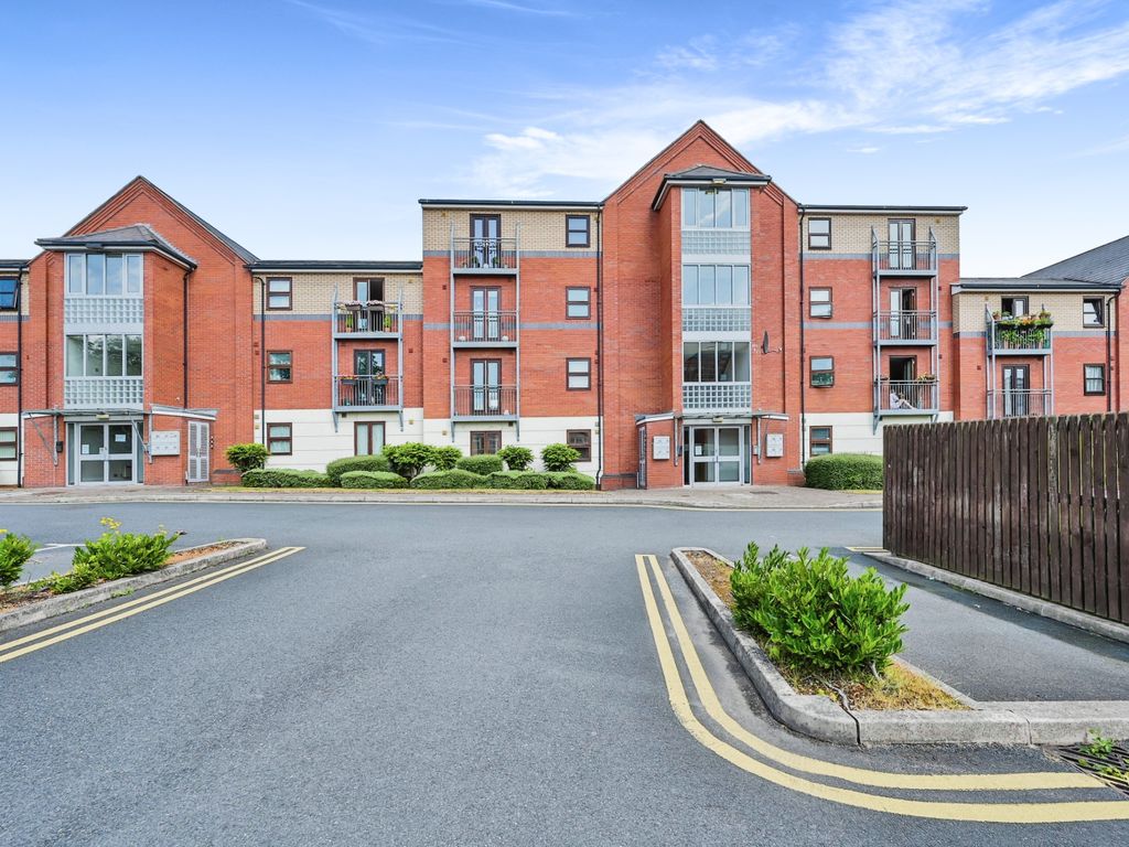 2 bed flat for sale in Albert Road, Tamworth, Staffordshire B79 Zoopla