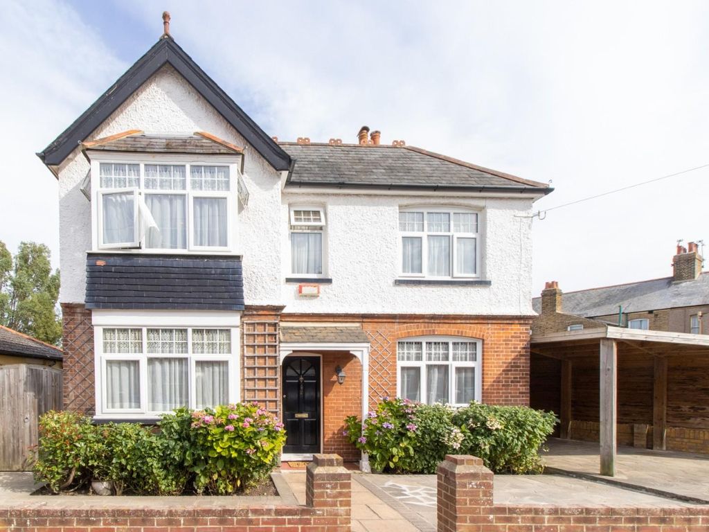 4 bed detached house for sale in Leslie Avenue, Margate CT9 Zoopla