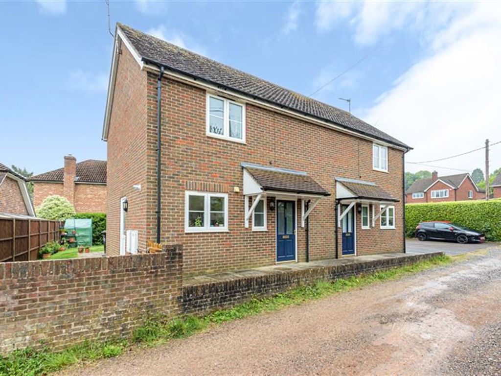 2 bed semidetached house for sale in Pulens Lane, Petersfield GU31