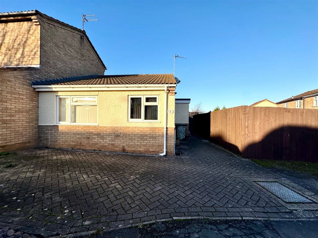 3 bed semidetached bungalow for sale in Wicklow Close, Shepshed