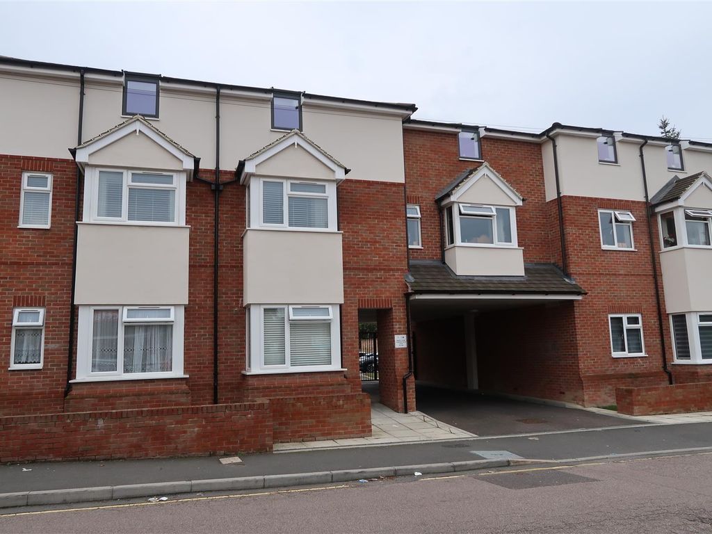 1 bed flat to rent in Empress Road, Leagrave, Luton LU3, £975 pcm Zoopla
