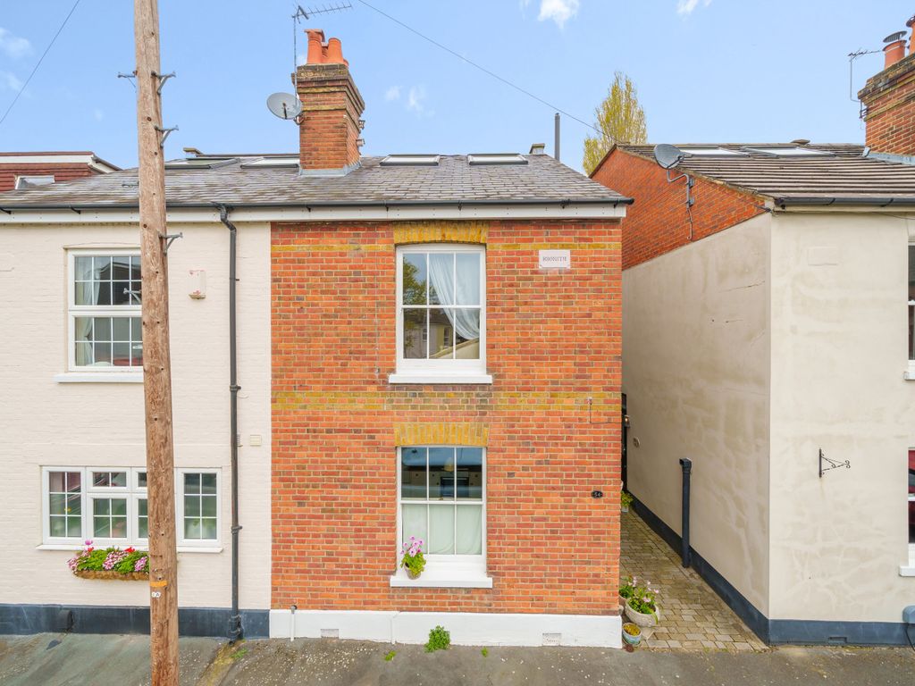 4 bed semidetached house for sale in Radnor Road, Weybridge KT13 Zoopla