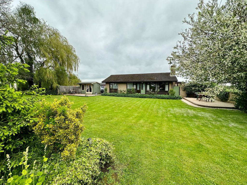 3 bed detached bungalow for sale in Tudworth Road, Hatfield Woodhouse