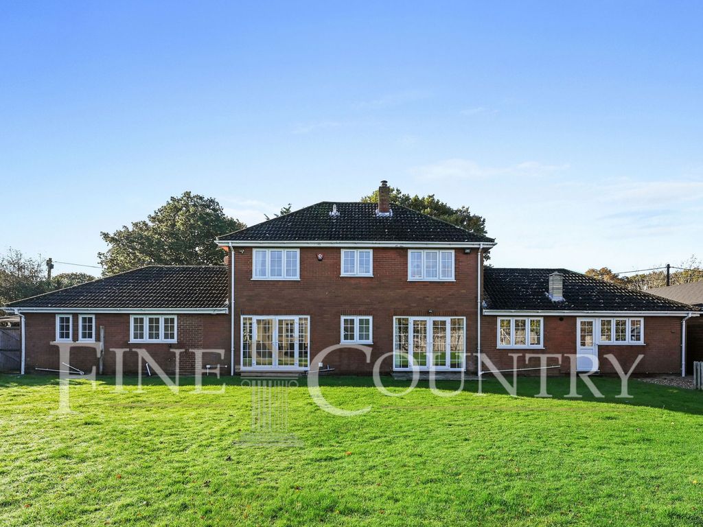 4 bed detached house for sale in Wenlock Road, Weeley, ClactonOnSea