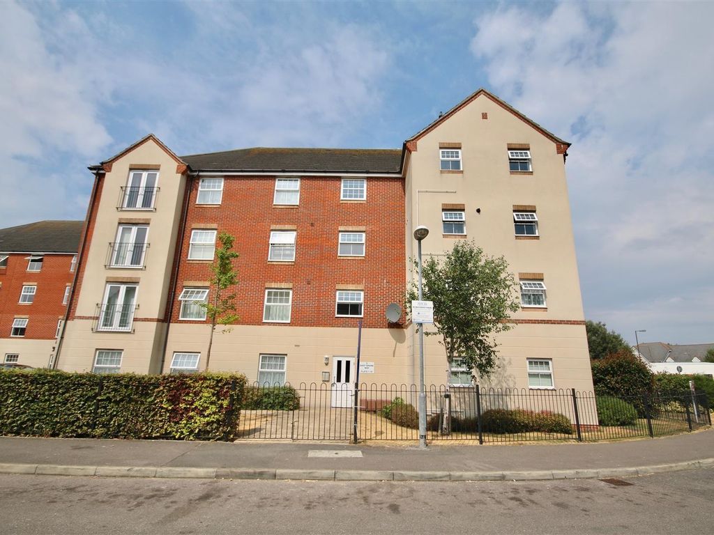 2 bed flat for sale in East Shore Way, Portsmouth PO3, £180,000 Zoopla