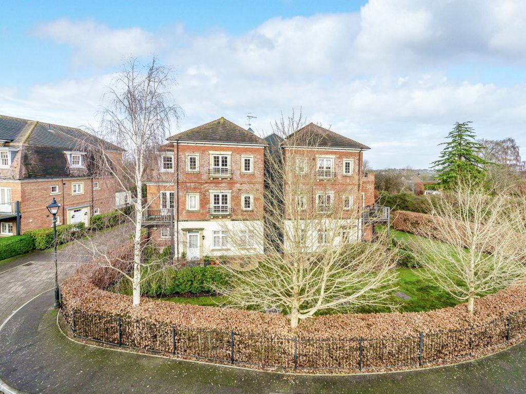 2 bed flat for sale in Copperfields, Tunbridge Wells TN2, £425,000 Zoopla