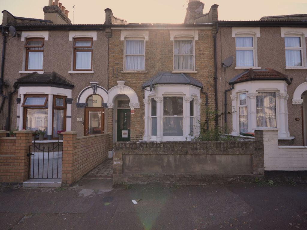 4 bed terraced house for sale in Compton Avenue, London E6 Zoopla