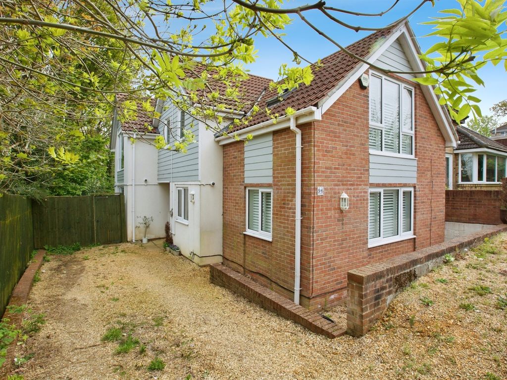 3 bed detached house for sale in Gainsford Road, Southampton SO19, £