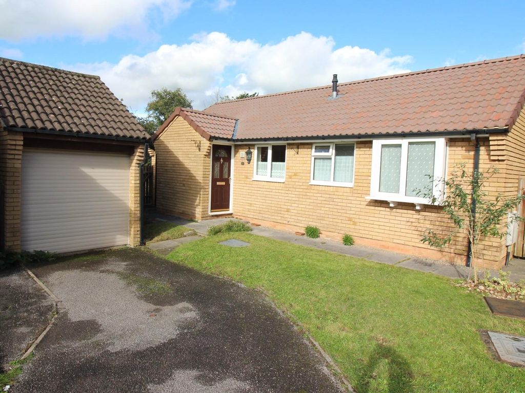 3 bed detached bungalow for sale in Swallow Park, Thornbury, Bristol