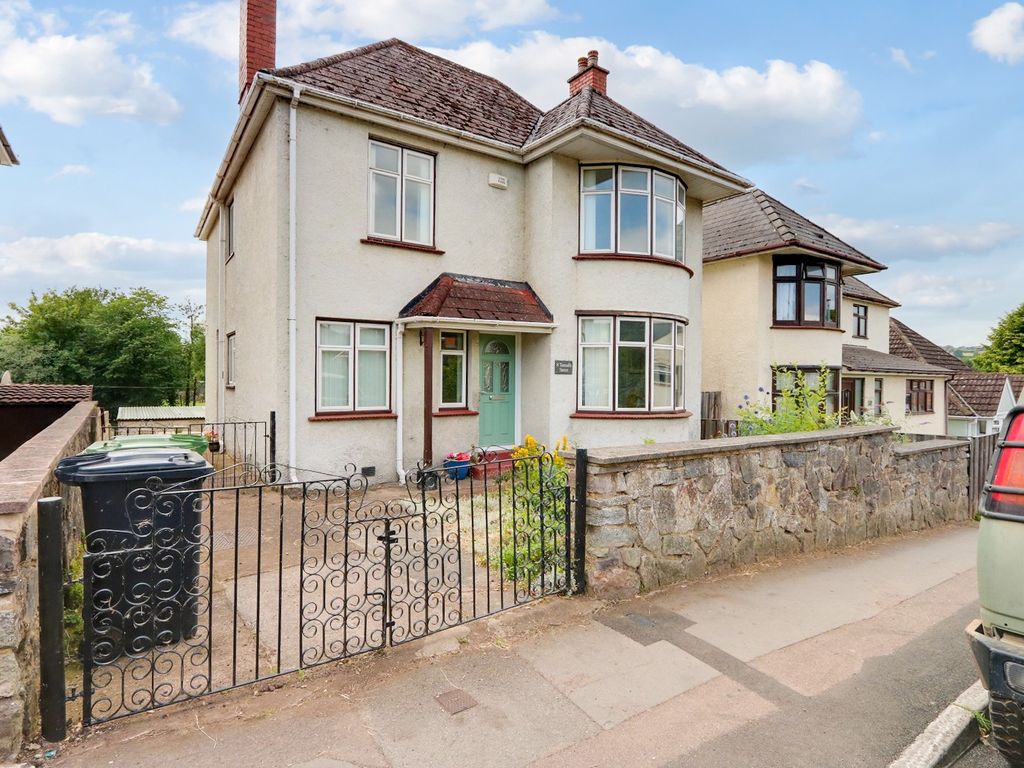 4 bed detached house for sale in Tutnalls Street, Lydney