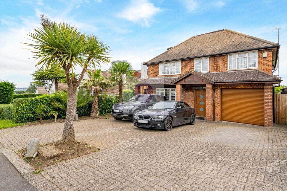5 bed detached house to rent in Deacons Hill, Elstree, Borehamwood WD6