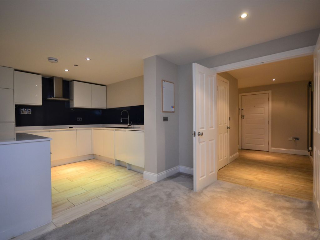 2 bed flat to rent in Widmore Road, Bromley BR1, £1,800 pcm Zoopla