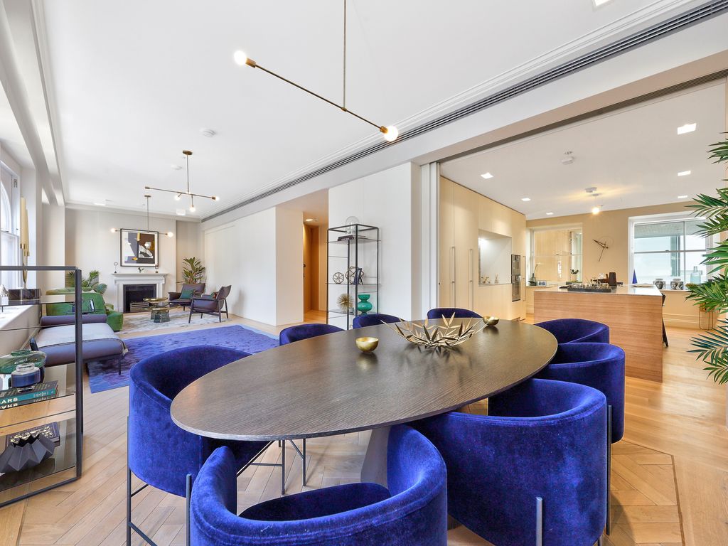 20 Great Queen Street, London WC2B  