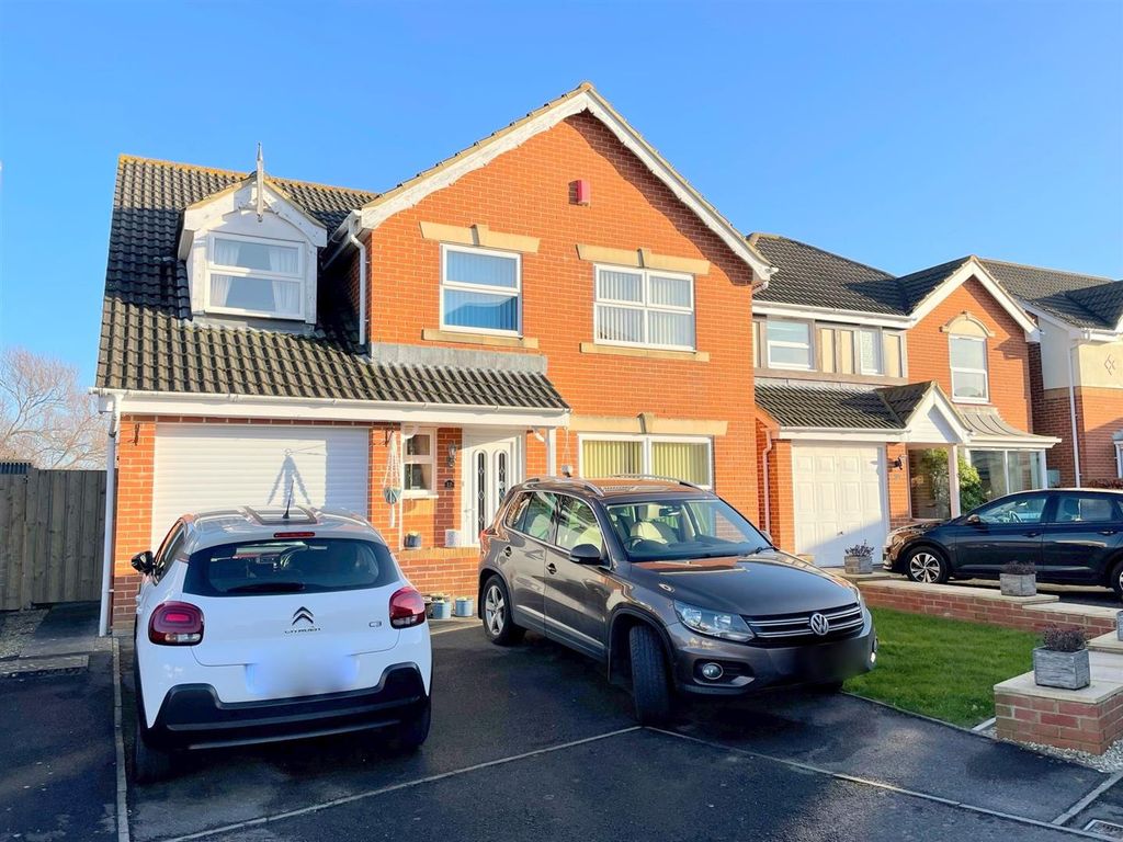 5 bed detached house for sale in Bathurst Close, BurnhamOnSea TA8