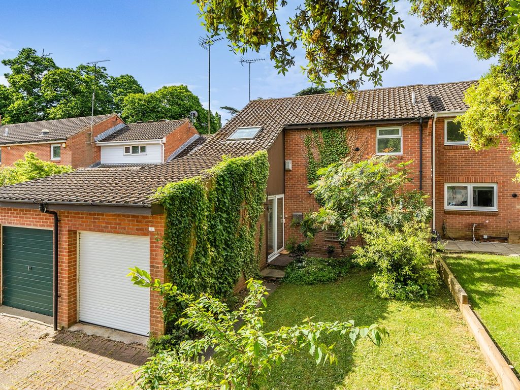 3 bed terraced house for sale in King Close, Charlton Park