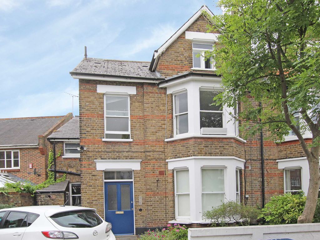 1 bed flat to rent in Larkfield Road, Richmond TW9, £1,575 pcm Zoopla
